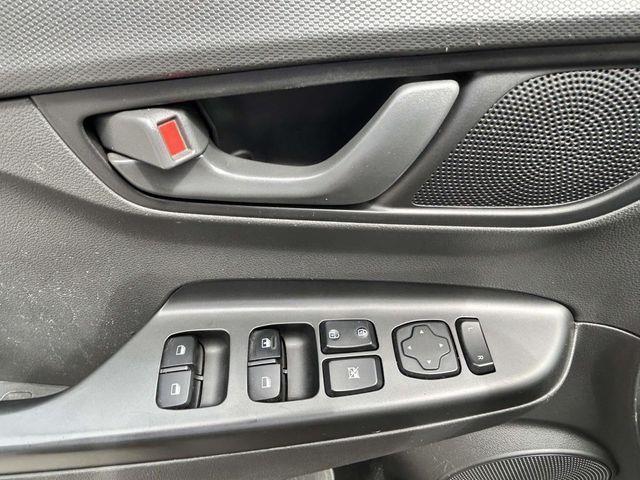 Hyundai Kona  2021