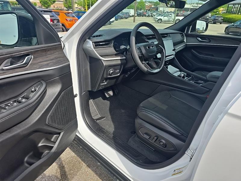 Jeep Grand Cherokee  2026