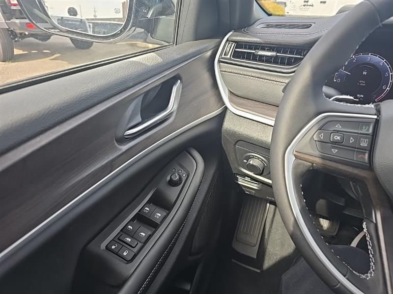 Jeep Grand Cherokee  2026