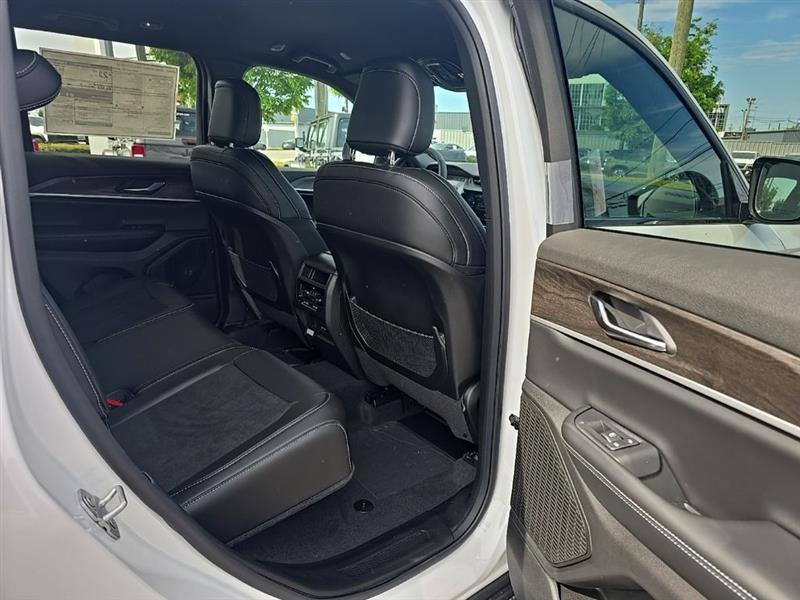 Jeep Grand Cherokee  2026
