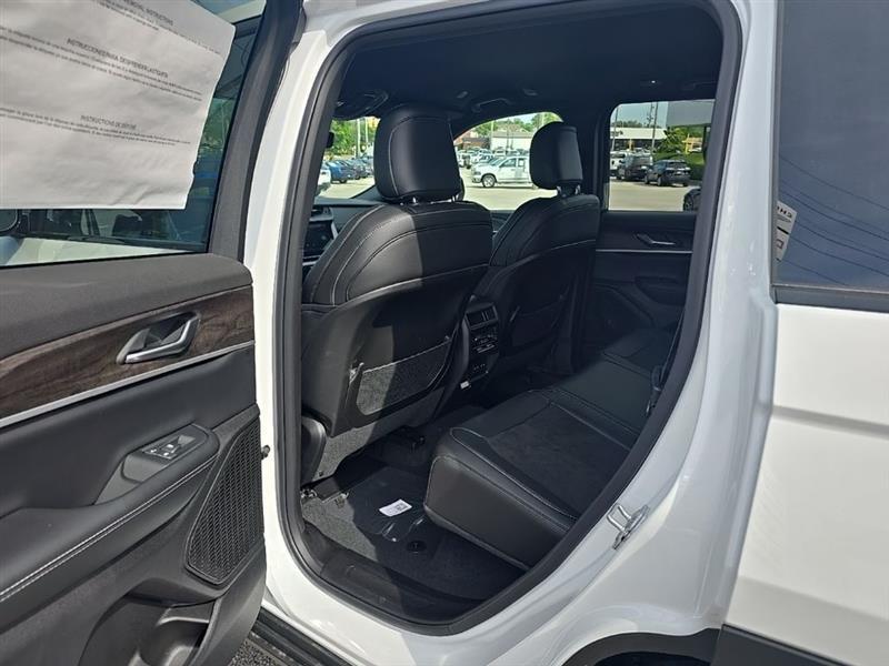 Jeep Grand Cherokee  2026