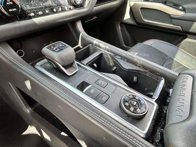 Nissan Pathfinder  2024