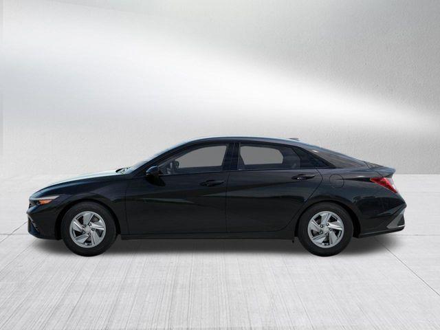 Hyundai Elantra  2026