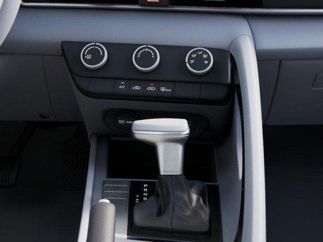 Hyundai Elantra  2026