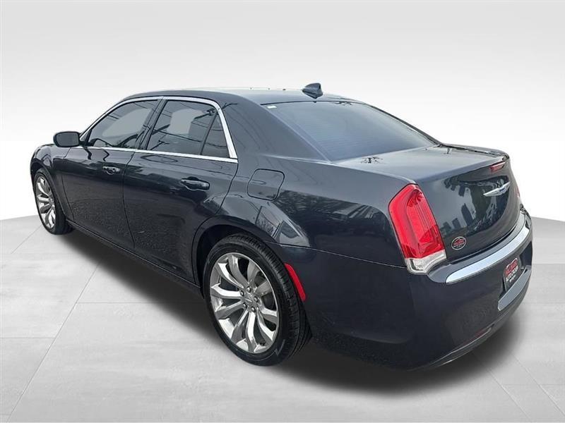 Chrysler 300  2019
