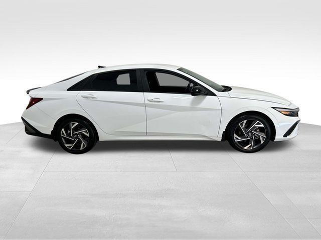 Hyundai Elantra  2025