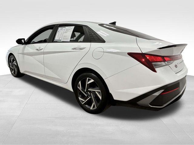 Hyundai Elantra  2025