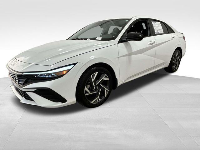 Hyundai Elantra  2025