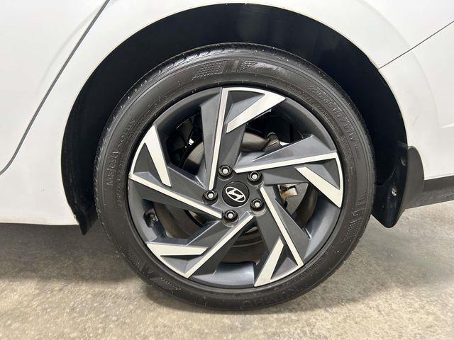 Hyundai Elantra  2025