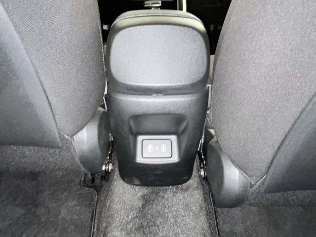 Hyundai Elantra  2025