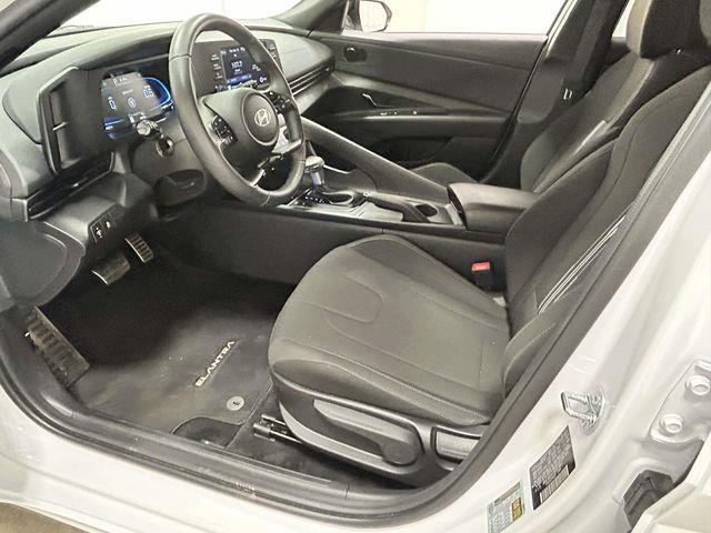 Hyundai Elantra  2025