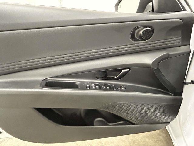 Hyundai Elantra  2025