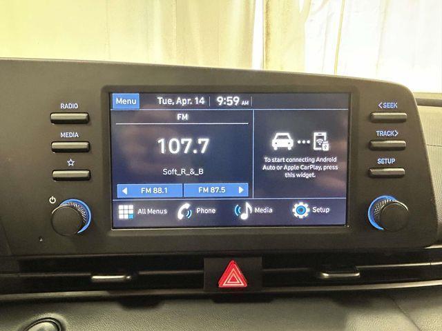 Hyundai Elantra  2025