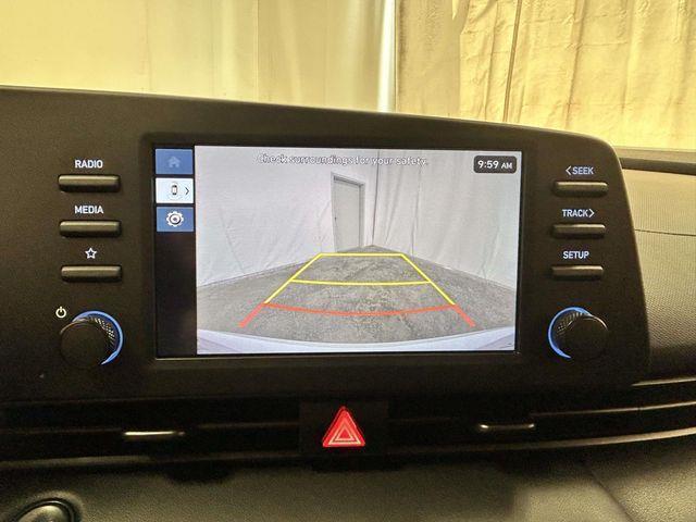 Hyundai Elantra  2025