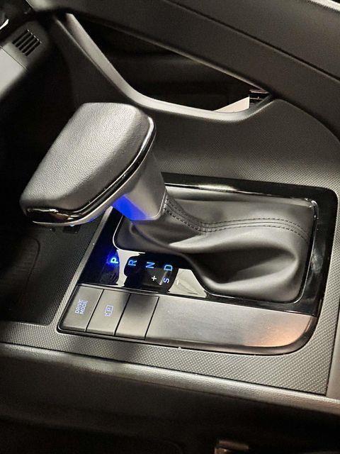 Hyundai Elantra  2025