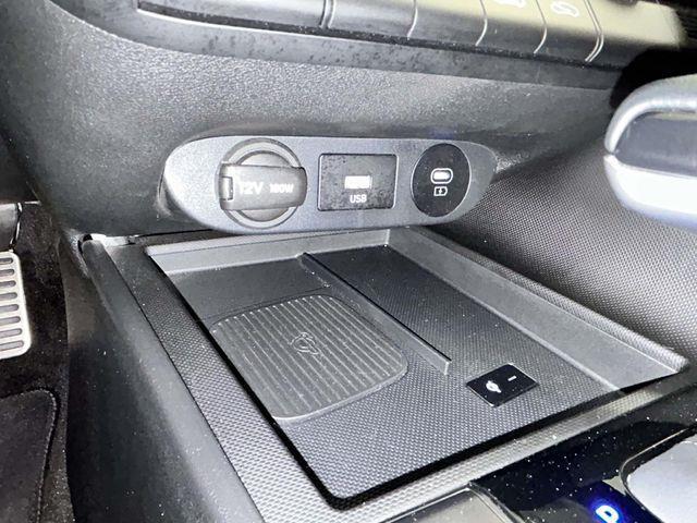 Hyundai Elantra  2025