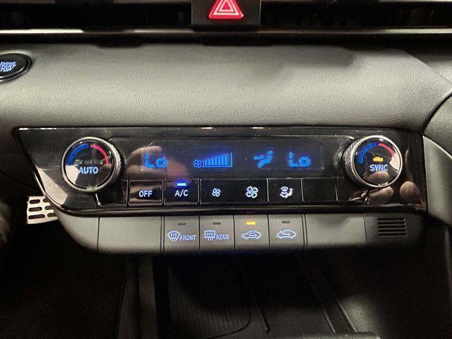 Hyundai Elantra  2025