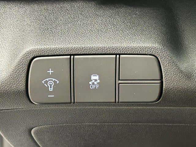 Hyundai Elantra  2025