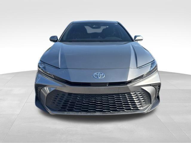 Toyota Camry Hybrid  2025