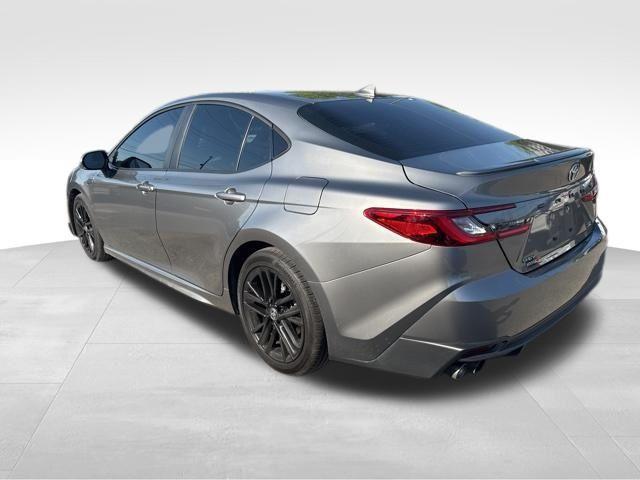 Toyota Camry Hybrid  2025