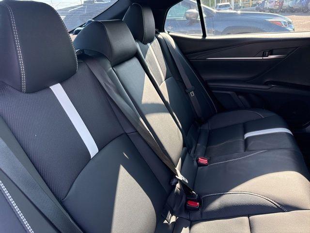 Toyota Camry Hybrid  2025