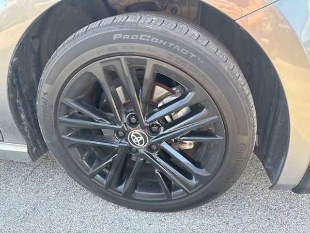 Toyota Camry Hybrid  2025