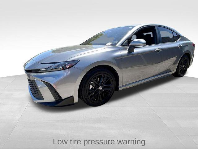 Toyota Camry Hybrid  2025