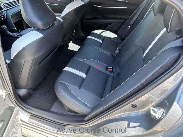 Toyota Camry Hybrid  2025