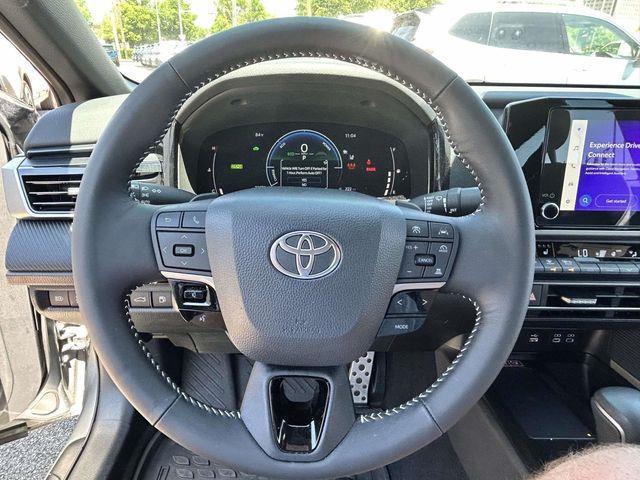 Toyota Camry Hybrid  2025