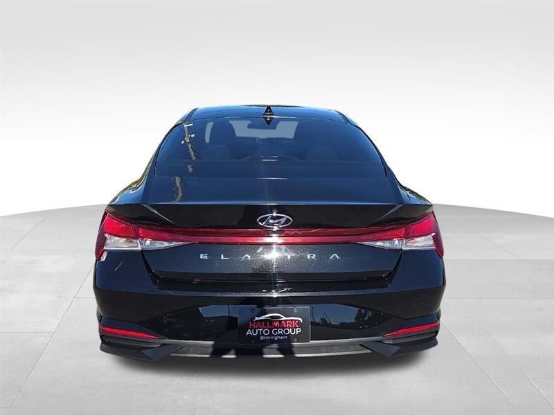 Hyundai Elantra  2023
