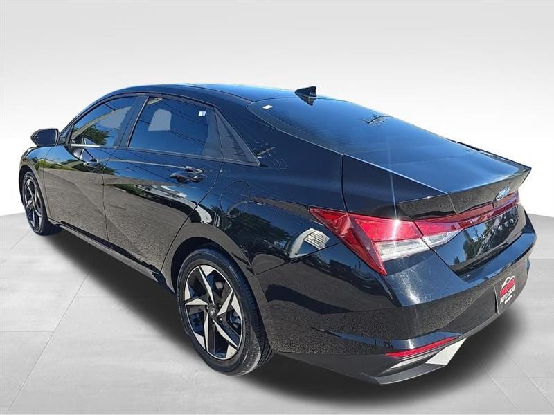 Hyundai Elantra  2023