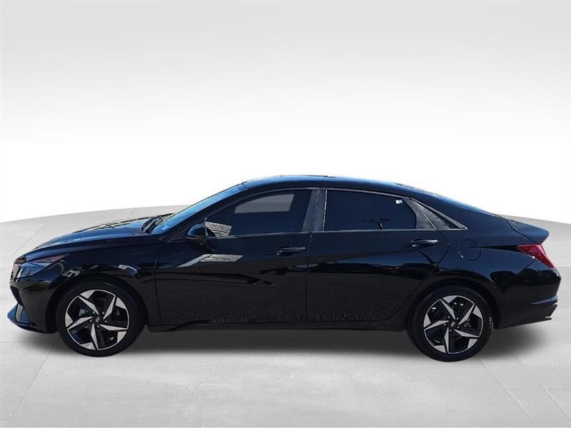 Hyundai Elantra  2023