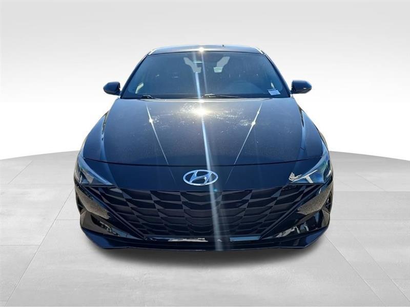 Hyundai Elantra  2023