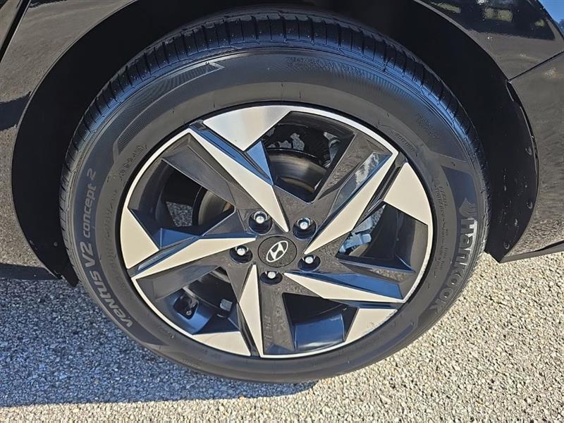 Hyundai Elantra  2023