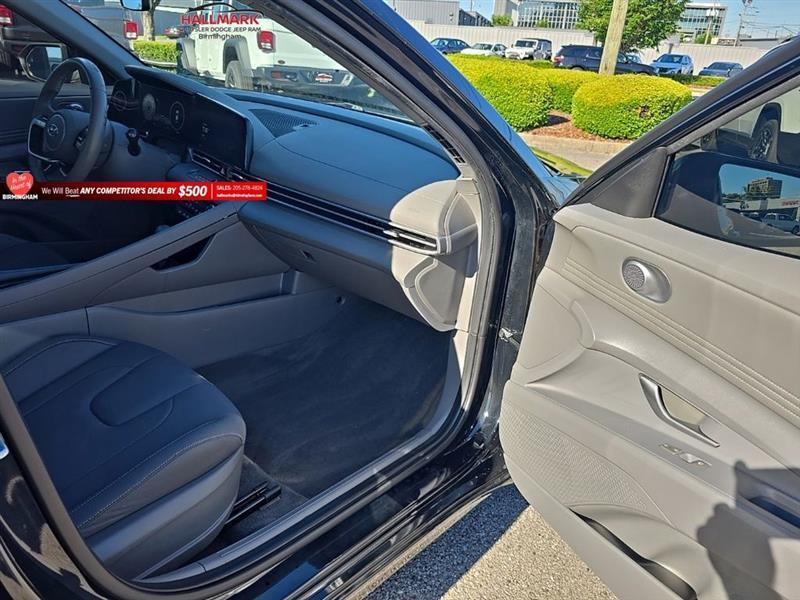 Hyundai Elantra  2023