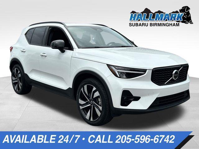 Volvo XC40  2023