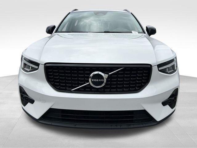 Volvo XC40  2023