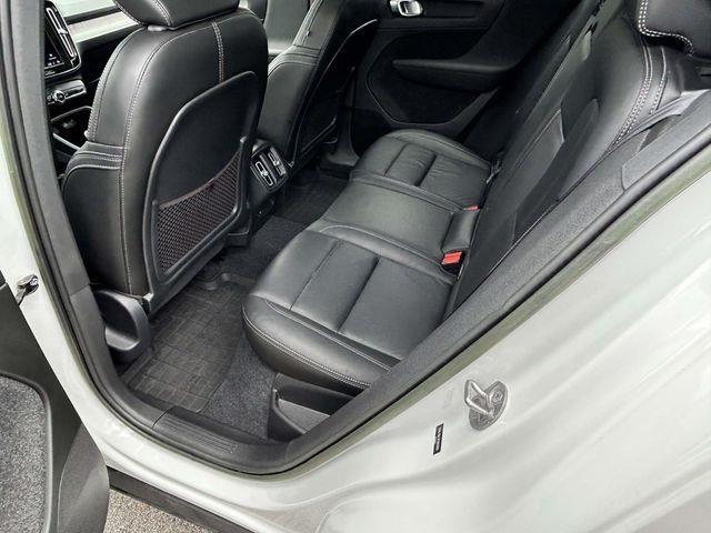 Volvo XC40  2023