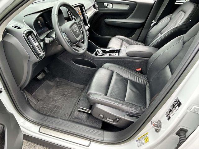 Volvo XC40  2023