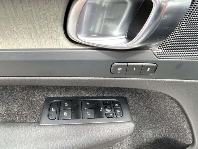 Volvo XC40  2023
