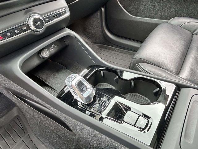 Volvo XC40  2023