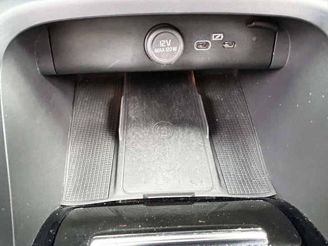 Volvo XC40  2023