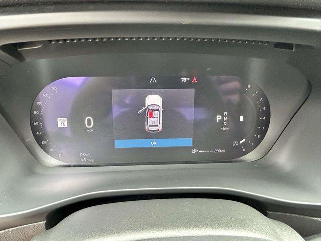 Volvo XC40  2023