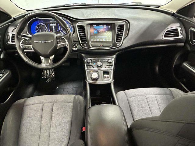 Chrysler 200  2016