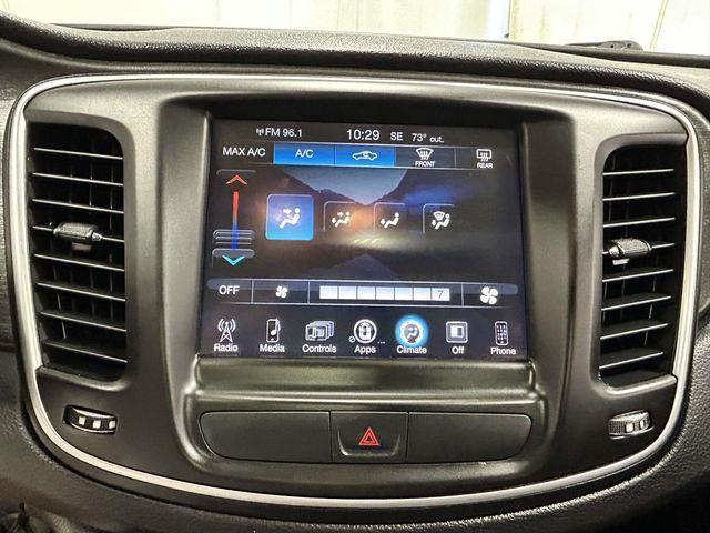 Chrysler 200  2016