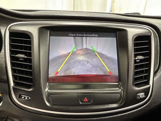 Chrysler 200  2016