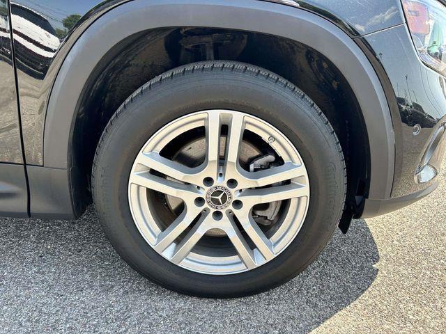 Mercedes-Benz GLB-Class  2023