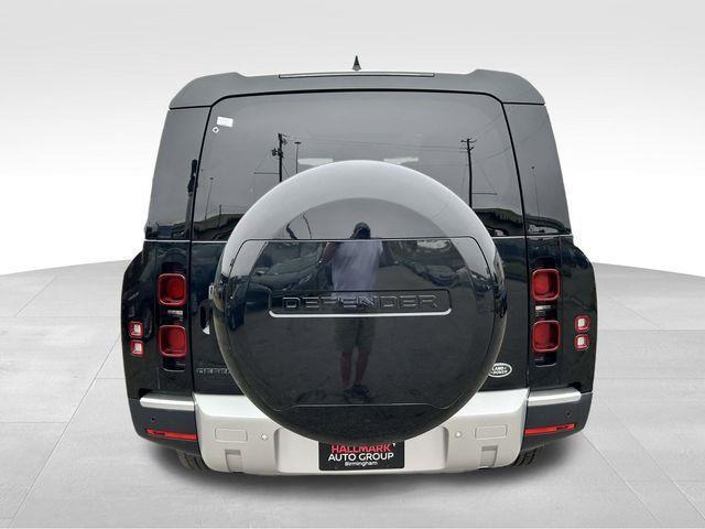Land Rover Defender  2023