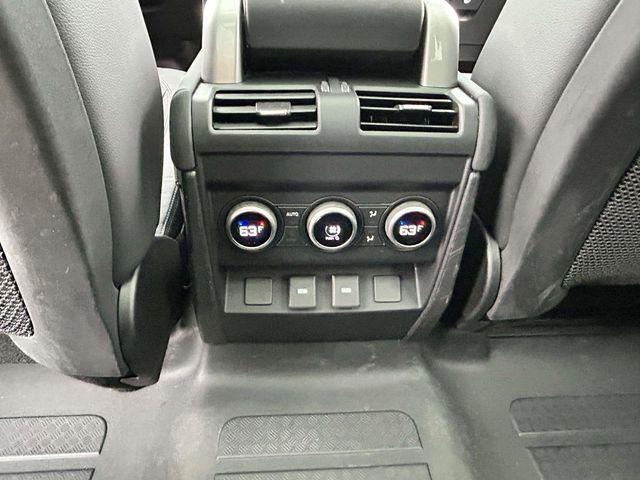 Land Rover Defender  2023