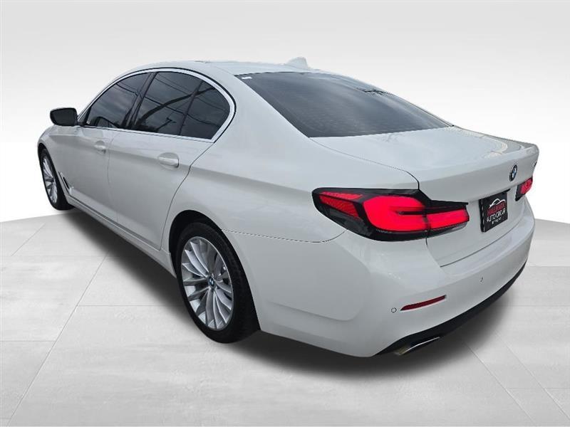 BMW 5-Series  2021